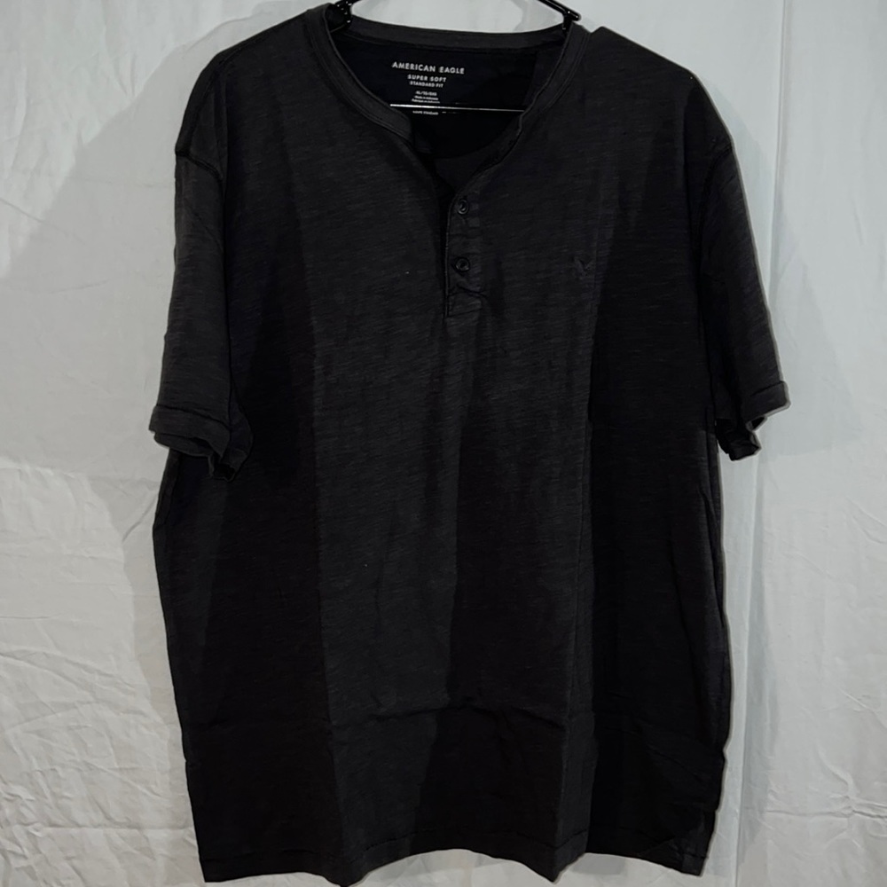 American eagles, men’s T-shirt size extra large